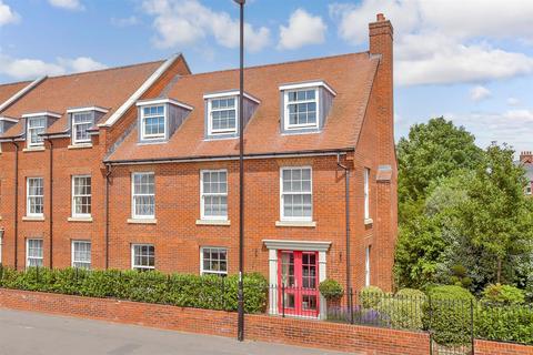 2 bedroom flat for sale, The Hornet, Chichester, West Sussex