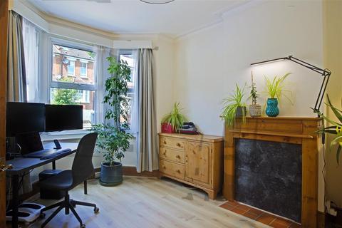 83 Churchill Road, South Croydon, CR2 6HF