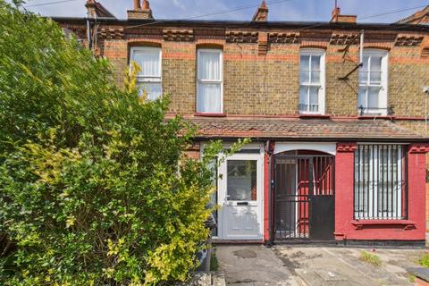 3 bedroom terraced house for sale, Pelham Road, London