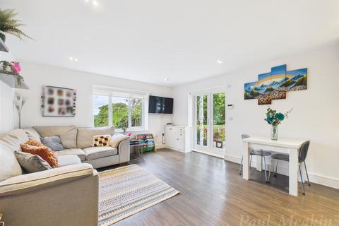 undefined, West Hill, South Croydon