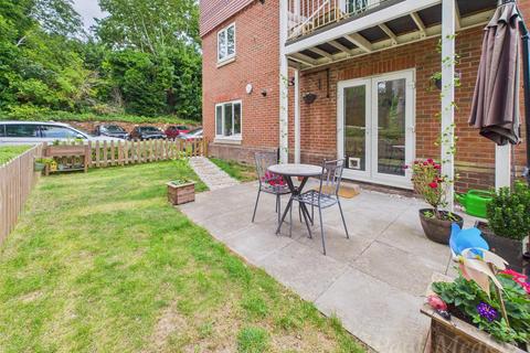 undefined, West Hill, South Croydon