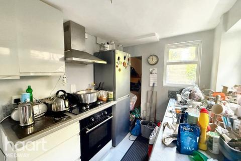 2 bedroom terraced house for sale, Luton Road, Chatham