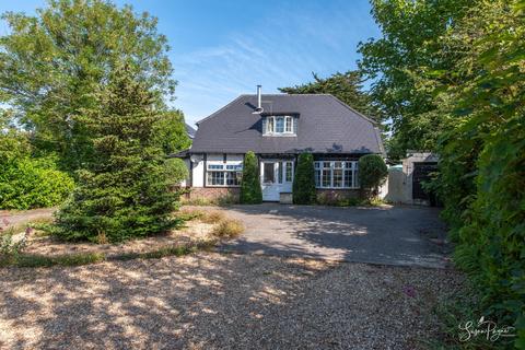 4 bedroom detached bungalow for sale, Playstreet Lane, Ryde