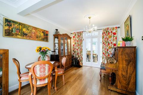 4 bedroom house for sale, Alpha Road, Chingford