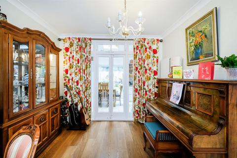 4 bedroom house for sale, Alpha Road, Chingford