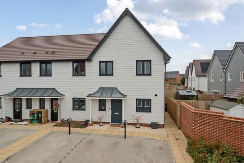 2 bedroom end of terrace house for sale, Millet Road, Wokingham RG40