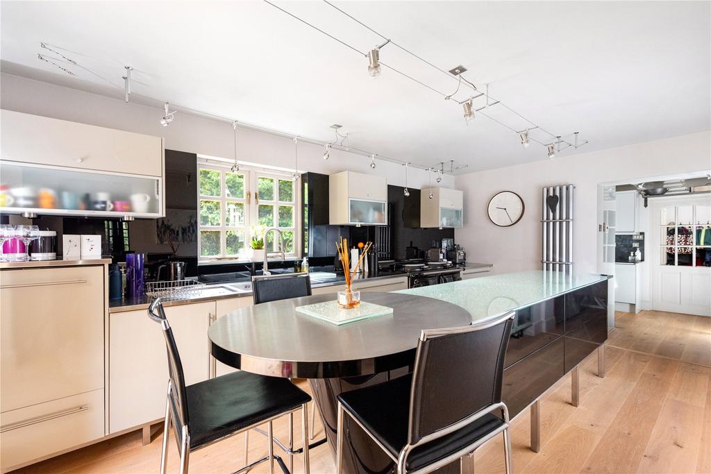 Kitchen/Breakfast