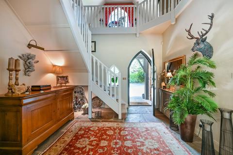 Larch Avenue, Ascot, SL5