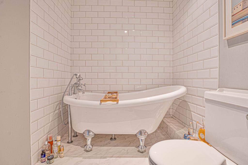 En-Suite Bathroom