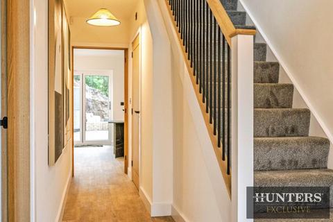 4 bedroom detached house for sale, Holbeck Hill, Scarborough