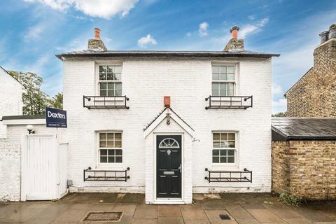 undefined, High Street, Hampton TW12