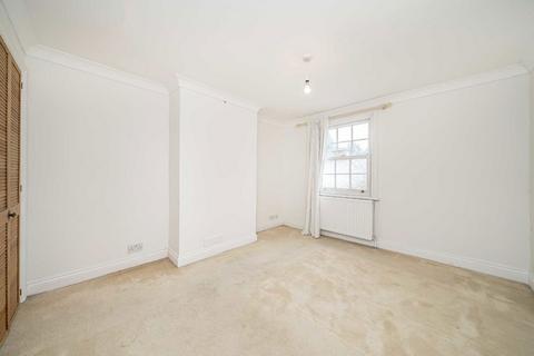 undefined, High Street, Hampton TW12