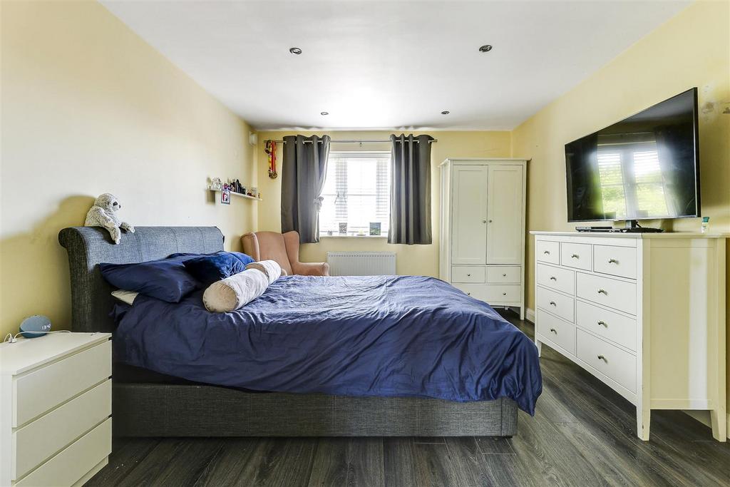 Bed 1.JPG