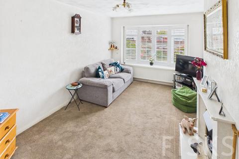 3 bedroom semi-detached house for sale, Thorney Bay Road, Canvey Island, SS8