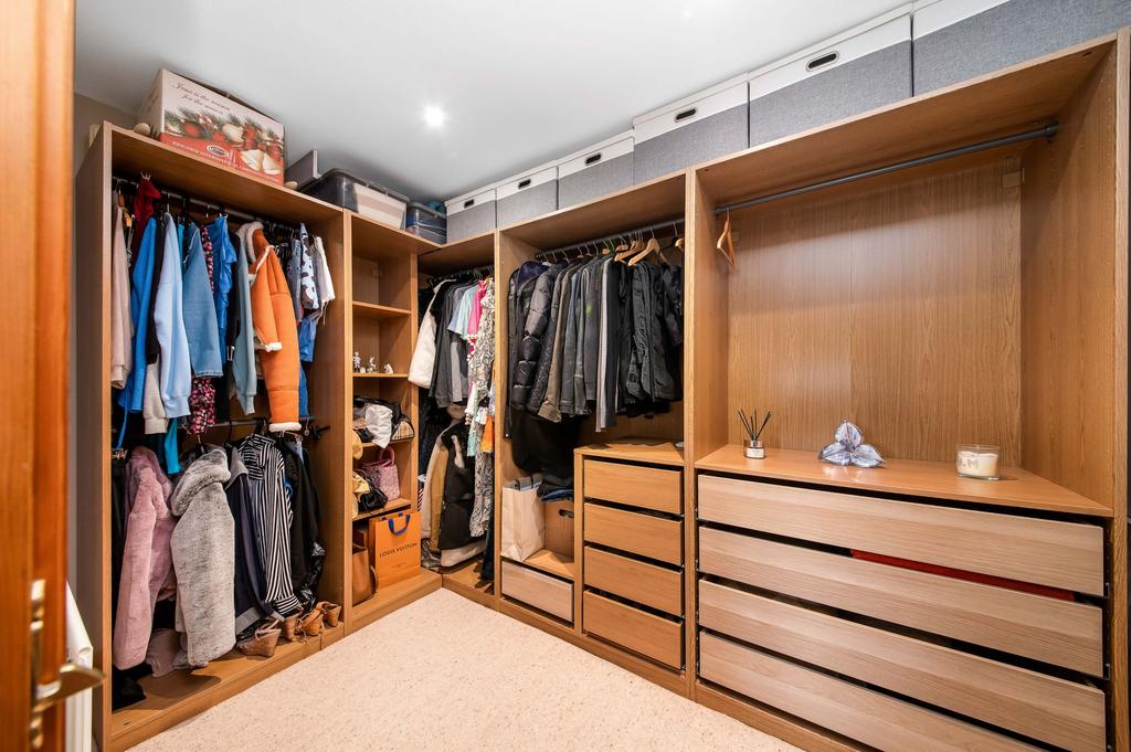 Walk in wardrobe