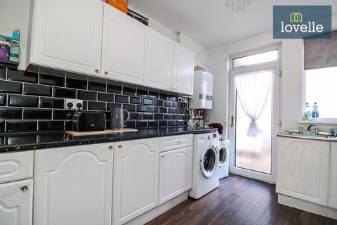 3 bedroom semi-detached house for sale, Winchester Avenue, Grimsby DN33