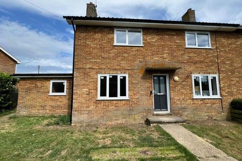 3 bedroom semi-detached house to rent, Abbots Close, Denham