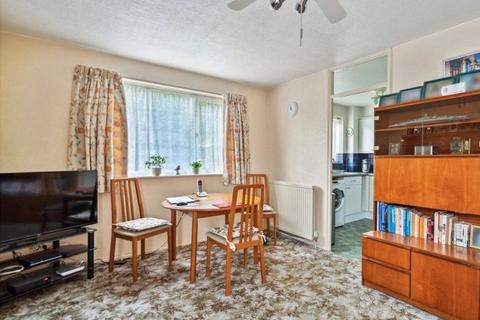 2 bedroom apartment for sale, Haslam Close, Ickenham, Uxbridge