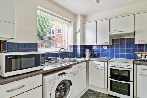 2 bedroom apartment for sale, Haslam Close, Ickenham, Uxbridge