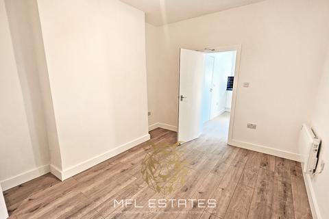 Studio to rent, Brownhill Road, Catford SE6