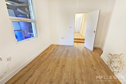 Studio to rent, Brownhill Road, Catford SE6
