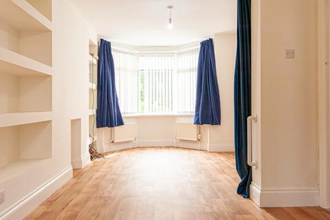 3 bedroom semi-detached house to rent, Cranbrook Ave, Hull HU6