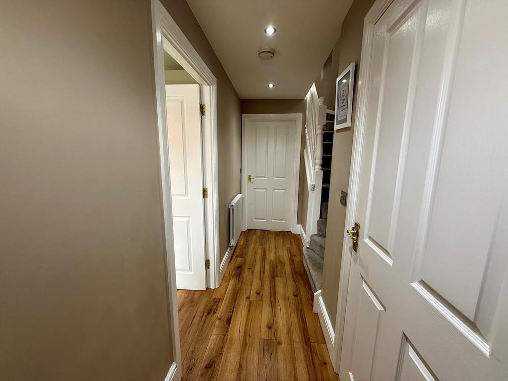 43 king road hallway