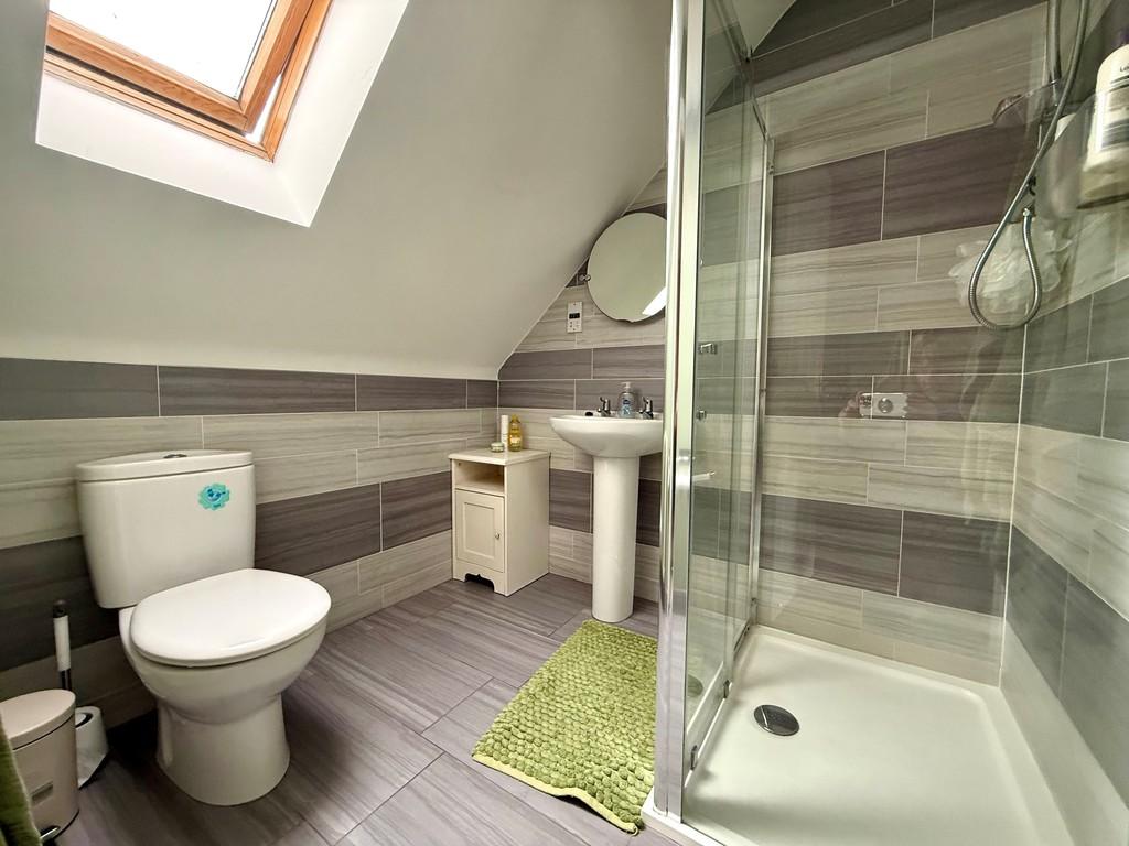 43 king road en-suite