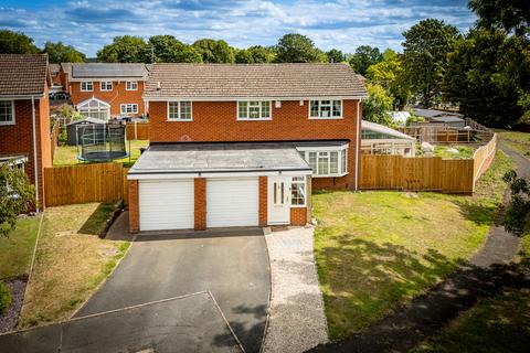 4 bedroom detached house for sale, Knightsbridge Crescent, Stirchley, Telford, TF3 1BN