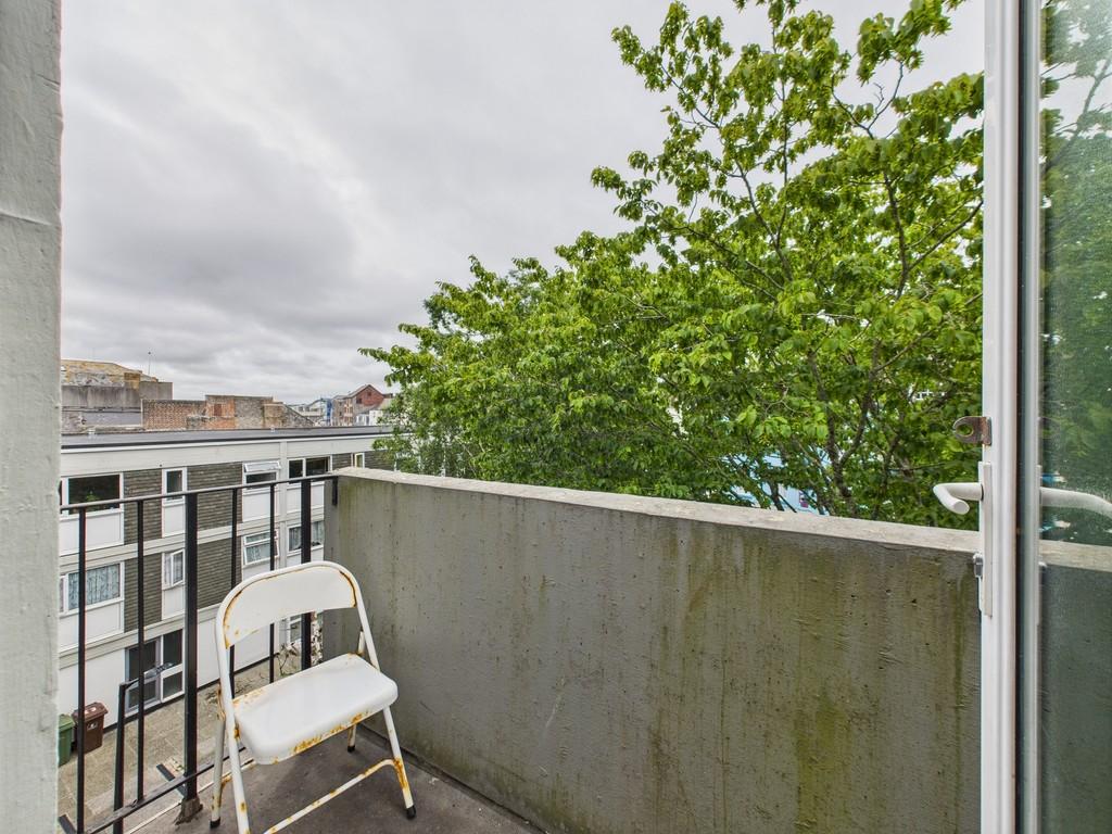 Cam03974 g0 pr0167 still012