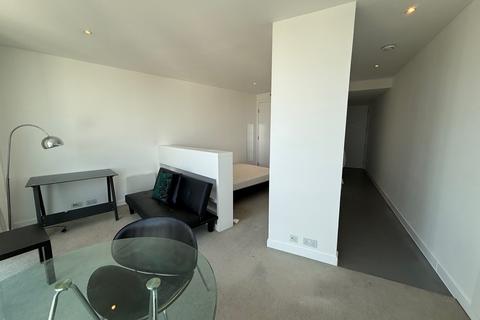 Studio to rent, The Rotunda, 150 New Street