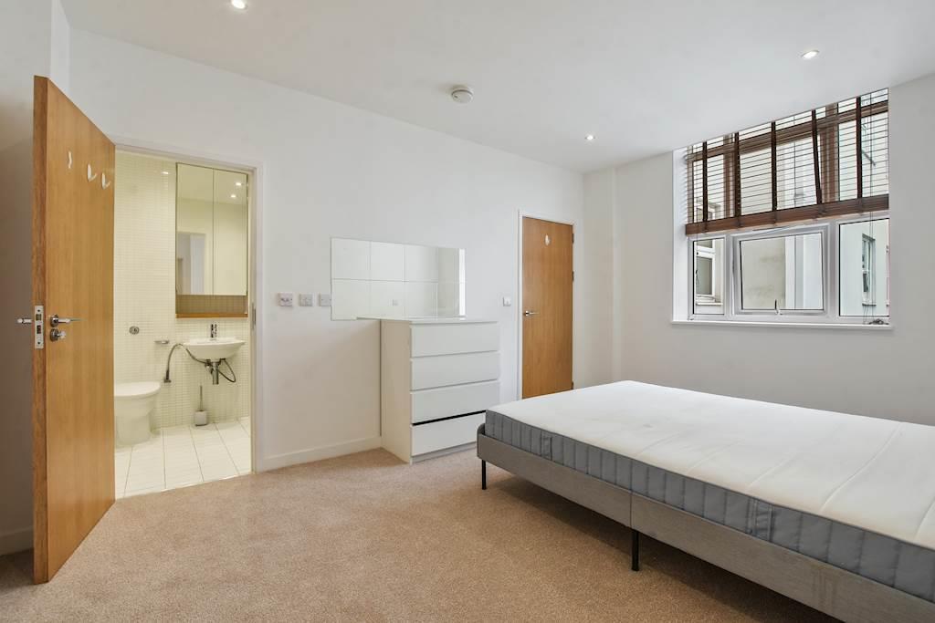 05-2203 GCWEL - 474 Bromyard House - Bedroom -Origi