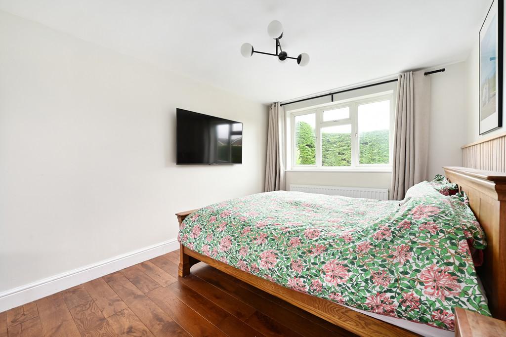 19 Globe Farm Lane (11)