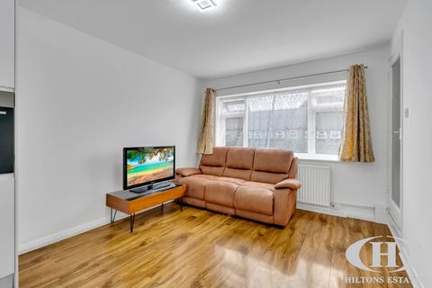 3 bedroom maisonette for sale, Longford Avenue, Southall