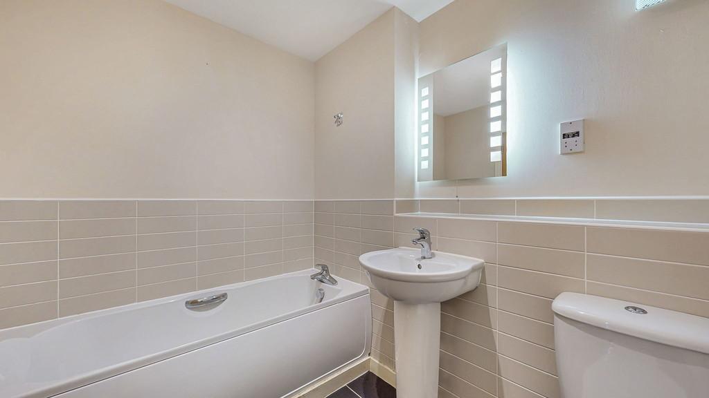 28-web-or-mls-6 Firpark Close Flat 3.4 28