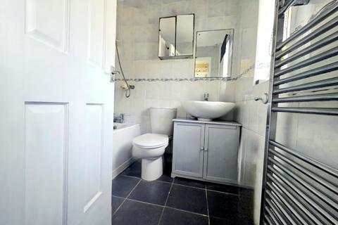 18 Bracelands, Eastcombe, Stroud, GL6 7DS
