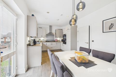 4 bedroom semi-detached house for sale, Rowan Drive, Branston