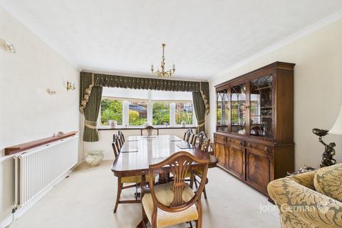 3 bedroom detached house for sale, Woodfield Drive, Swadlincote