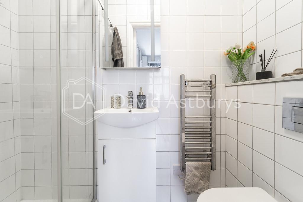 Ndb05948
