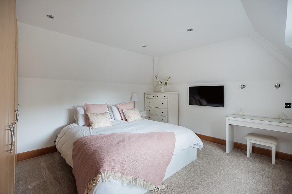 29 bramley road 33