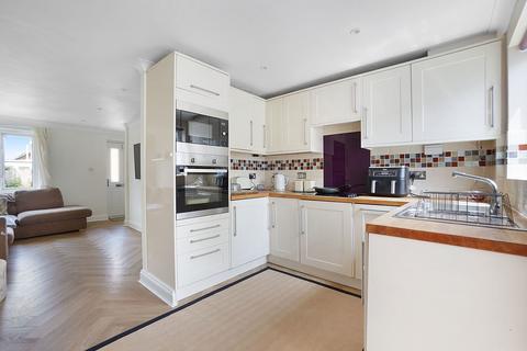 25 Howlsmere Close, Halling, Rochester, ME2 1NF