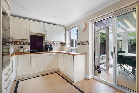 25 Howlsmere Close, Halling, Rochester, ME2 1NF