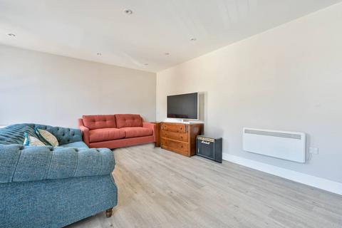 2 bedroom flat for sale, Bishops Hall, Kingston, Kingston Upon Thames, KT1