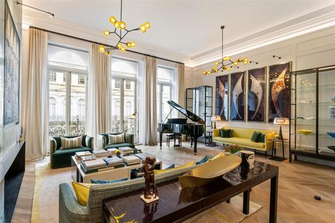 4 bedroom apartment to rent, De Vere Gardens W8