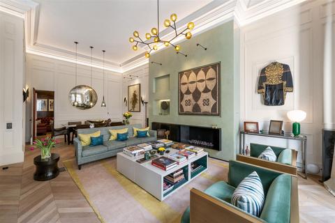 4 bedroom apartment to rent, De Vere Gardens W8