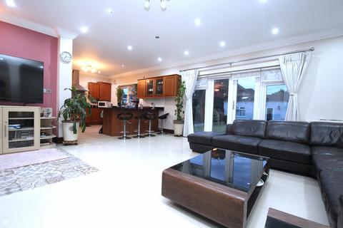4 bedroom terraced house for sale, 212, Oaks Lane, Illford, Essex, IG2