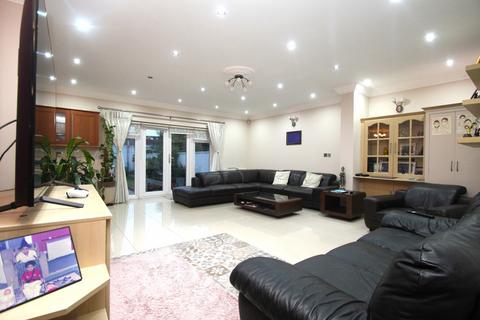 4 bedroom terraced house for sale, 212, Oaks Lane, Illford, Essex, IG2
