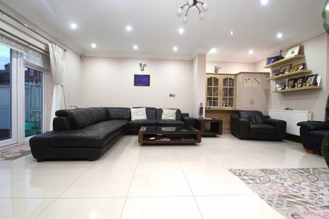 4 bedroom terraced house for sale, 212, Oaks Lane, Illford, Essex, IG2