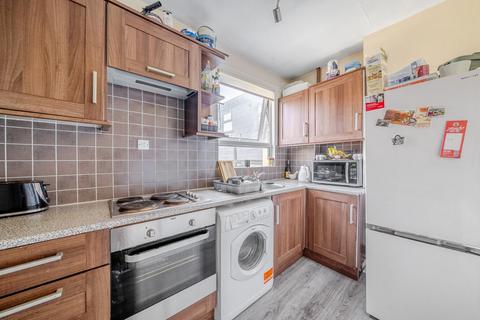 3 bedroom flat for sale, Darfield Road, Brockley, London, SE4