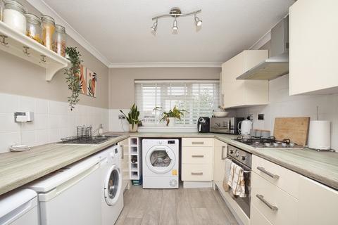 2 bedroom flat for sale, Linley Road, Broadstairs, Kent, CT10